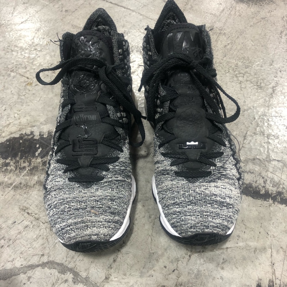 Nike LeBron 17 Basketball Shoes Black Size 9.5